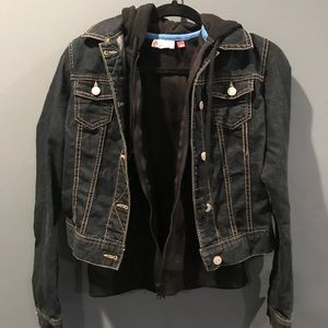 ❄️B1G1F SO Jean Jacket Blk Sweatshirt Combo Sm